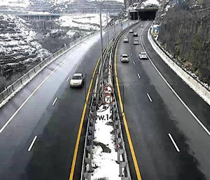 استمرار بارش برف و باران در برخی از محورهای مواصلاتی کشور