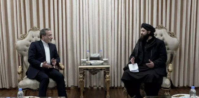 دیدار وزیر امور خارجه با سرپرست وزارت دفاع ملی حکومت سرپرست افغانستان