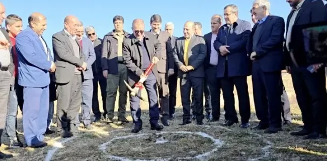 کلنگ‌زنی طرح ساماندهی رودخانه بشار یاسوج با حضور استاندار و وزیر ارتباطات