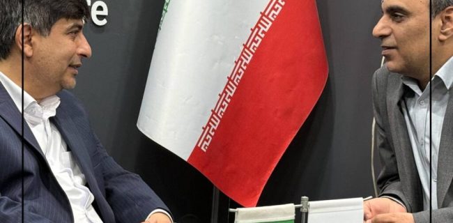 نشست مدیران فولاد اکسین و مبارکه در ایران اکسپو ۲۰۲۵؛ هم‌افزایی برای توسعه صنعت فولاد و فتح بازارهای جهانی