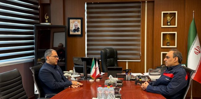 دیدار مدیرعامل شرکت فولاد اکسین خوزستان با شهردار منطقه ۸ اهواز