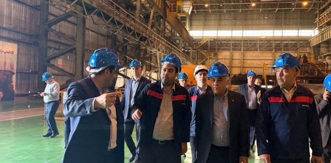 بازدید معاون وزیر صمت و رئیس سازمان زمین‌شناسی و اکتشافات معدنی کشور از شرکت فولاد اکسین خوزستان